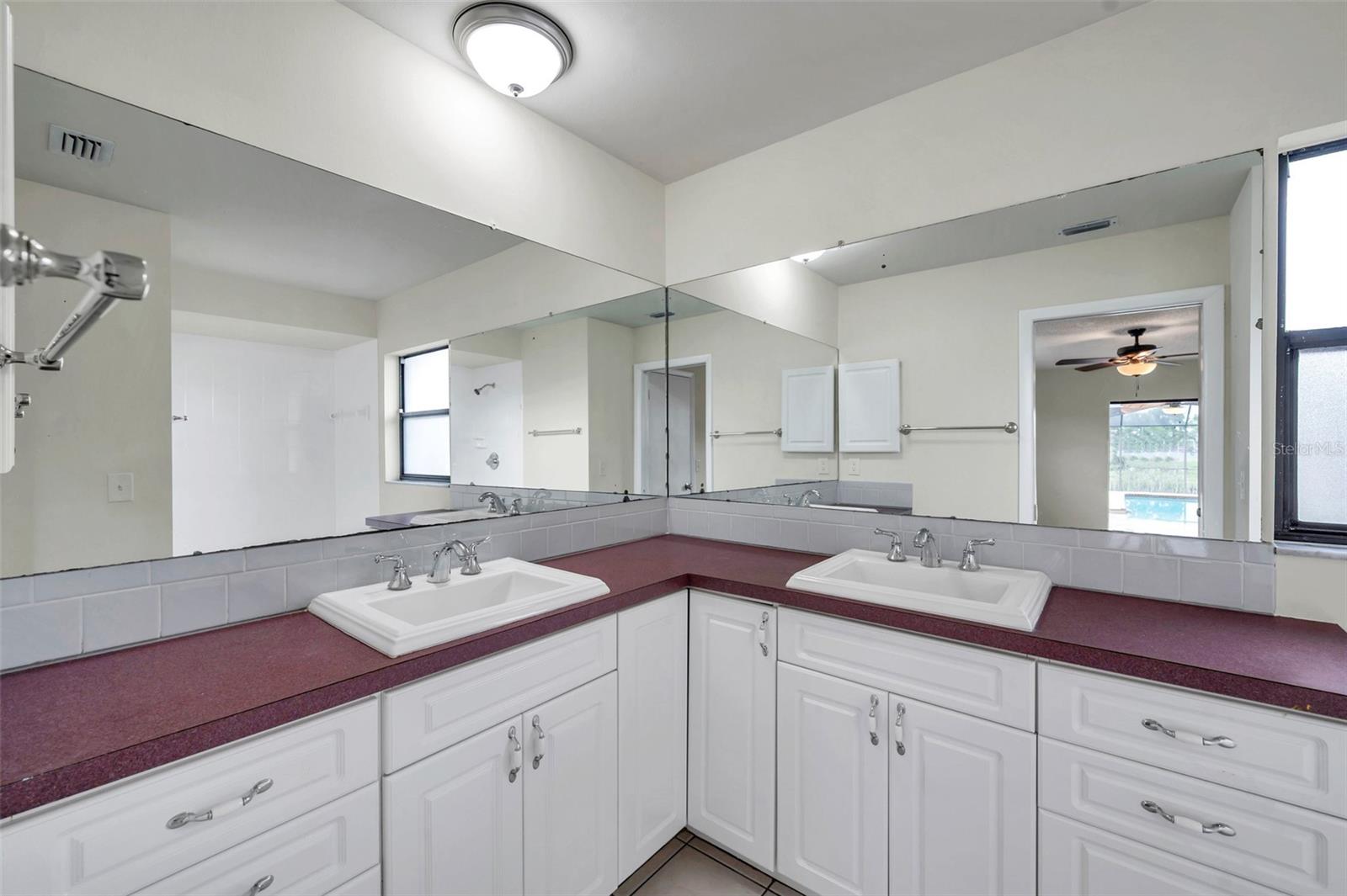 Listing photo id 43 for 734 Flamingo Drive