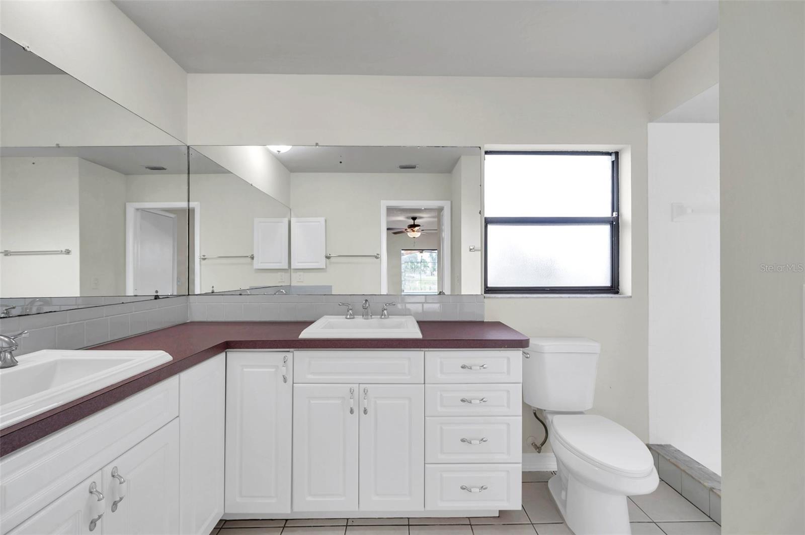 Listing photo id 44 for 734 Flamingo Drive