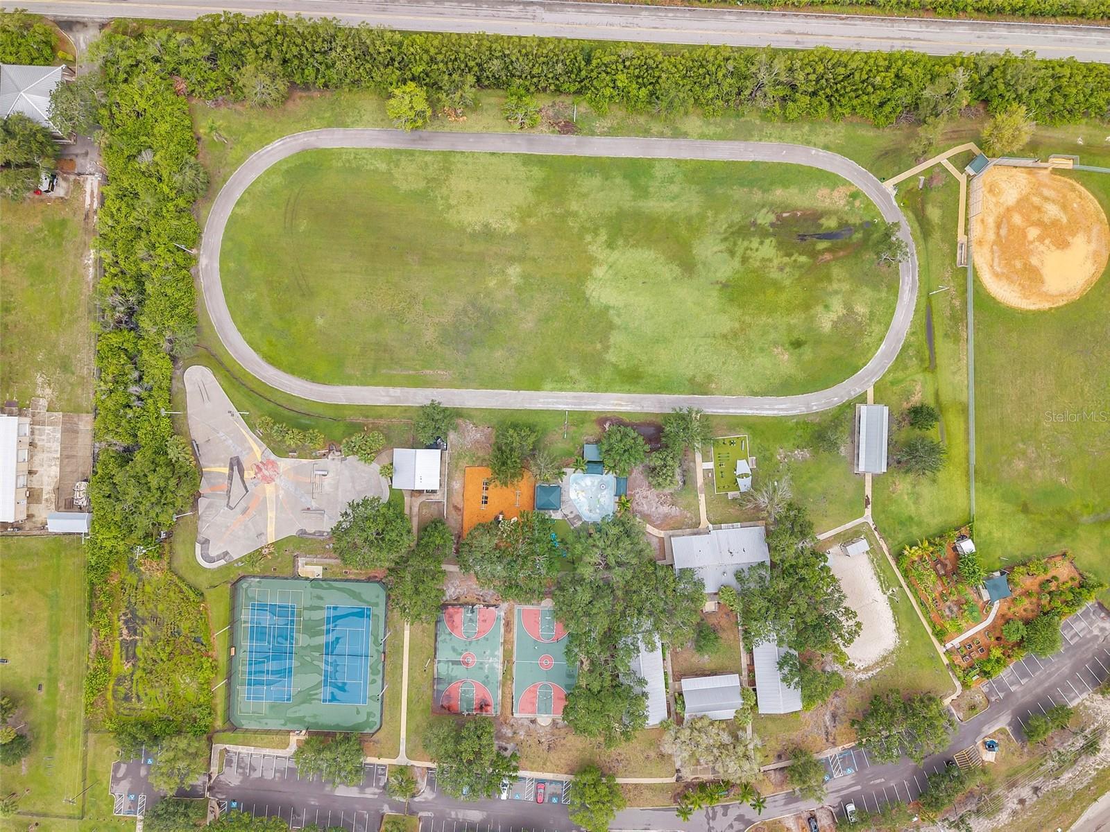 Listing photo id 47 for 734 Flamingo Drive
