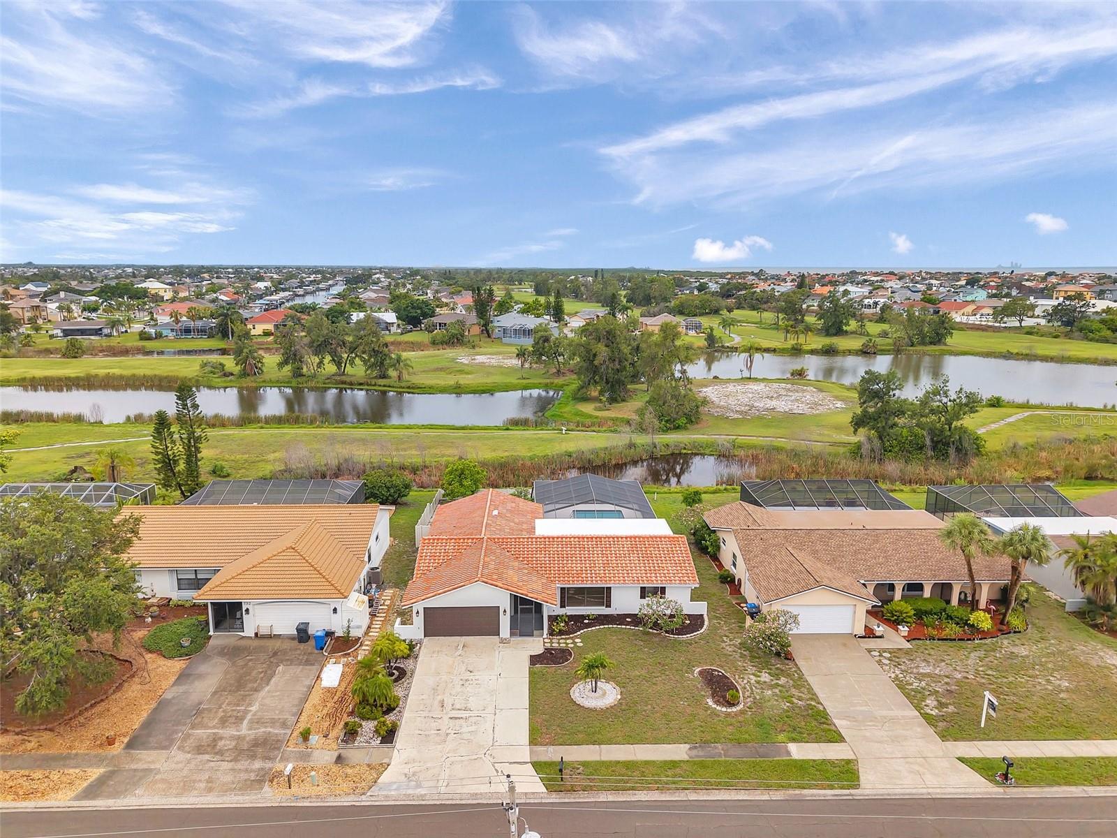 Listing photo id 51 for 734 Flamingo Drive