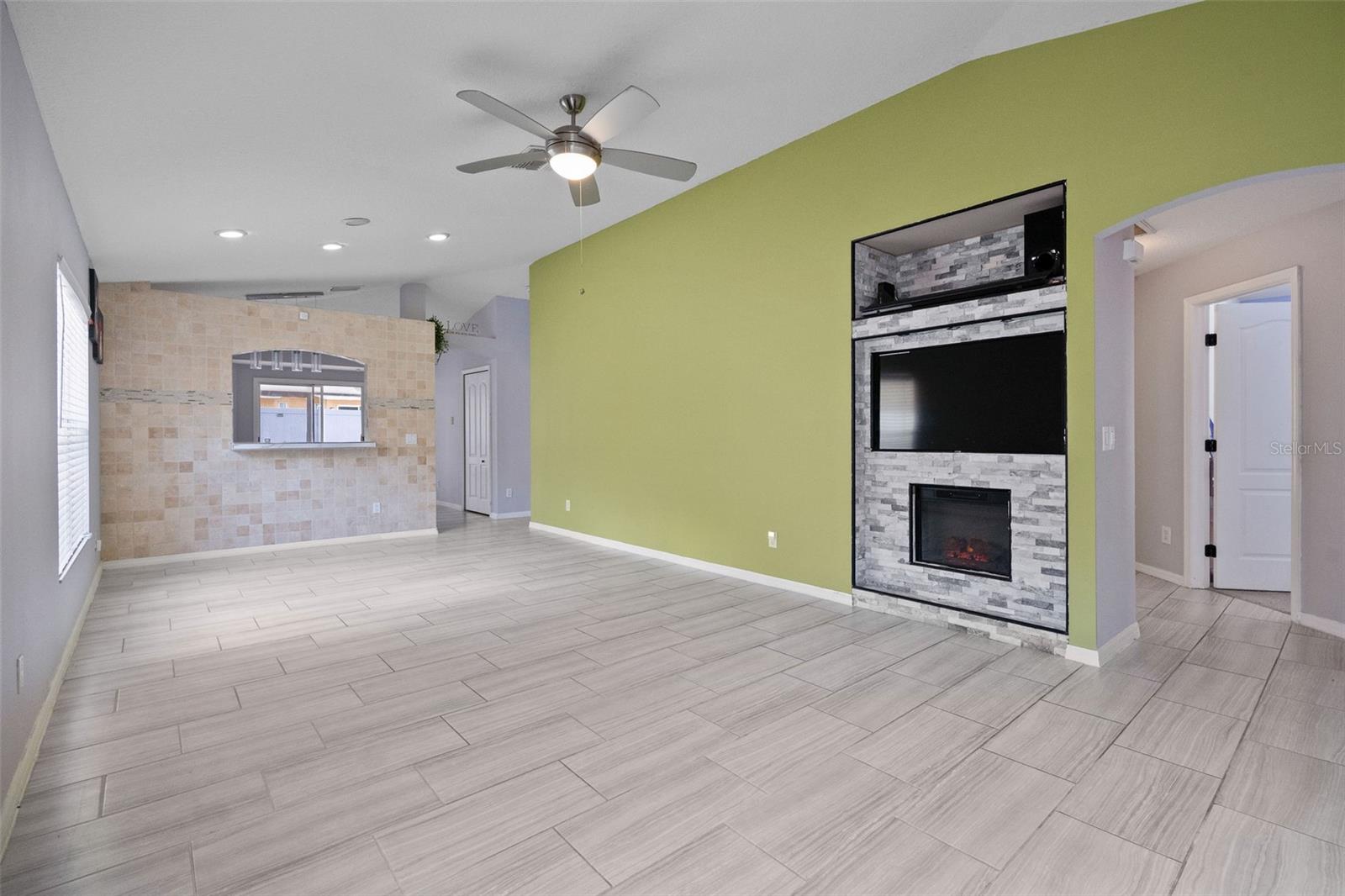 Image 4 of 25 For 8526 Quarter Horse Drive