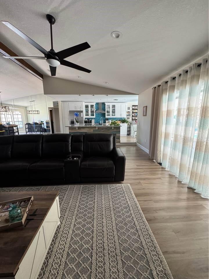 Image 7 of 16 For 10656 Horizon Drive