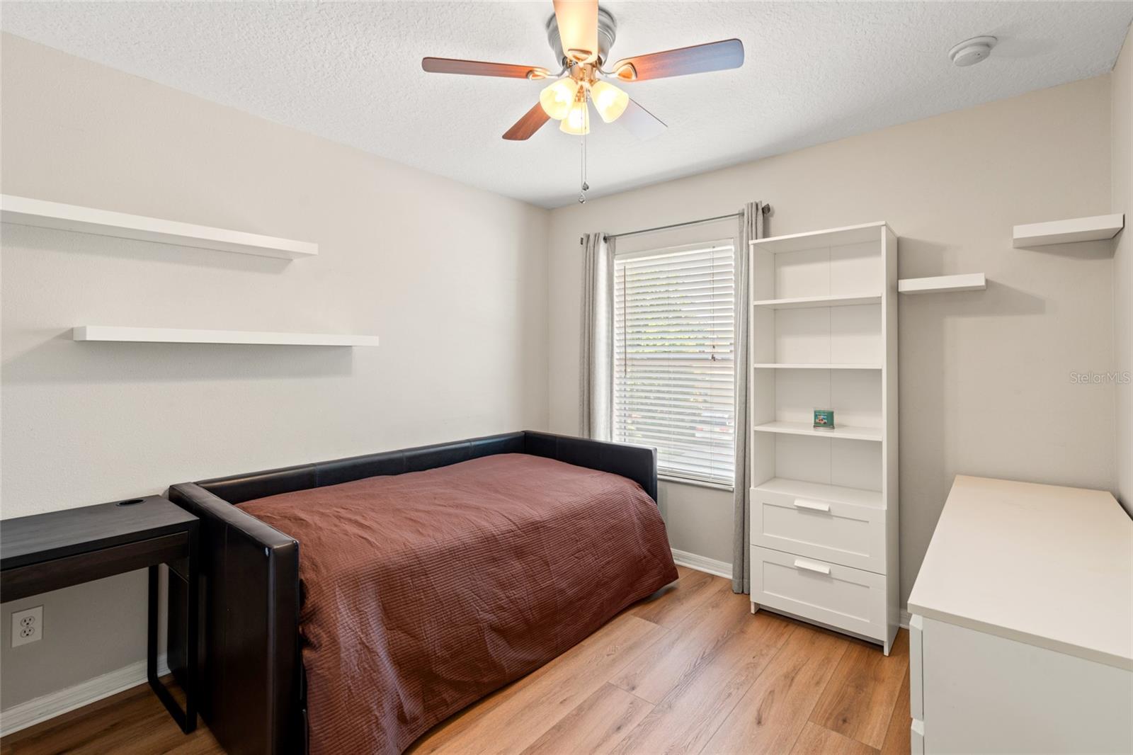 Image 15 of 44 For 17509 Queensland Street