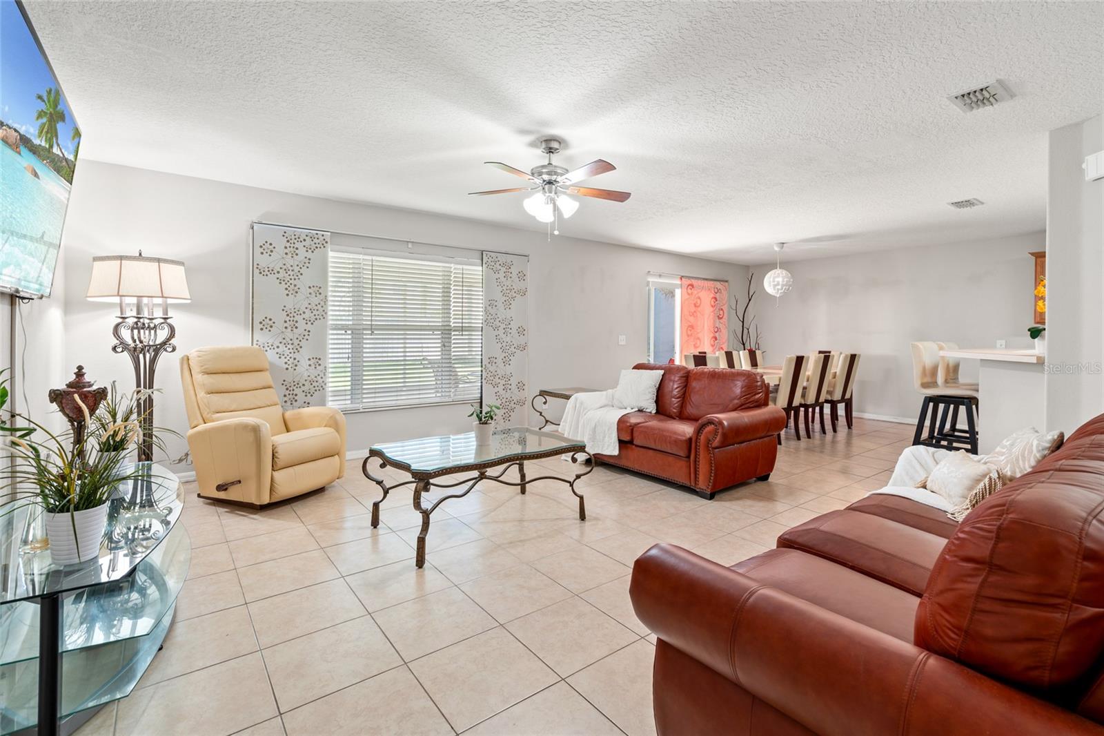 Image 4 of 44 For 17509 Queensland Street