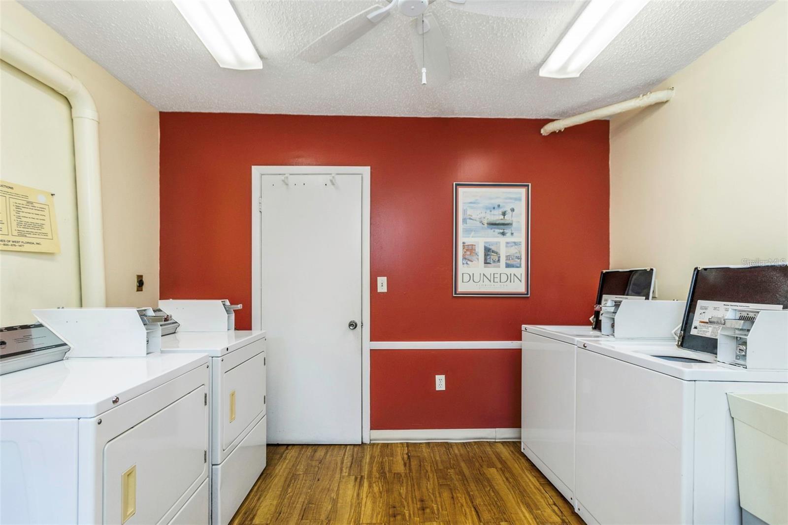 Image 34 of 37 For 940 Virginia Street 303