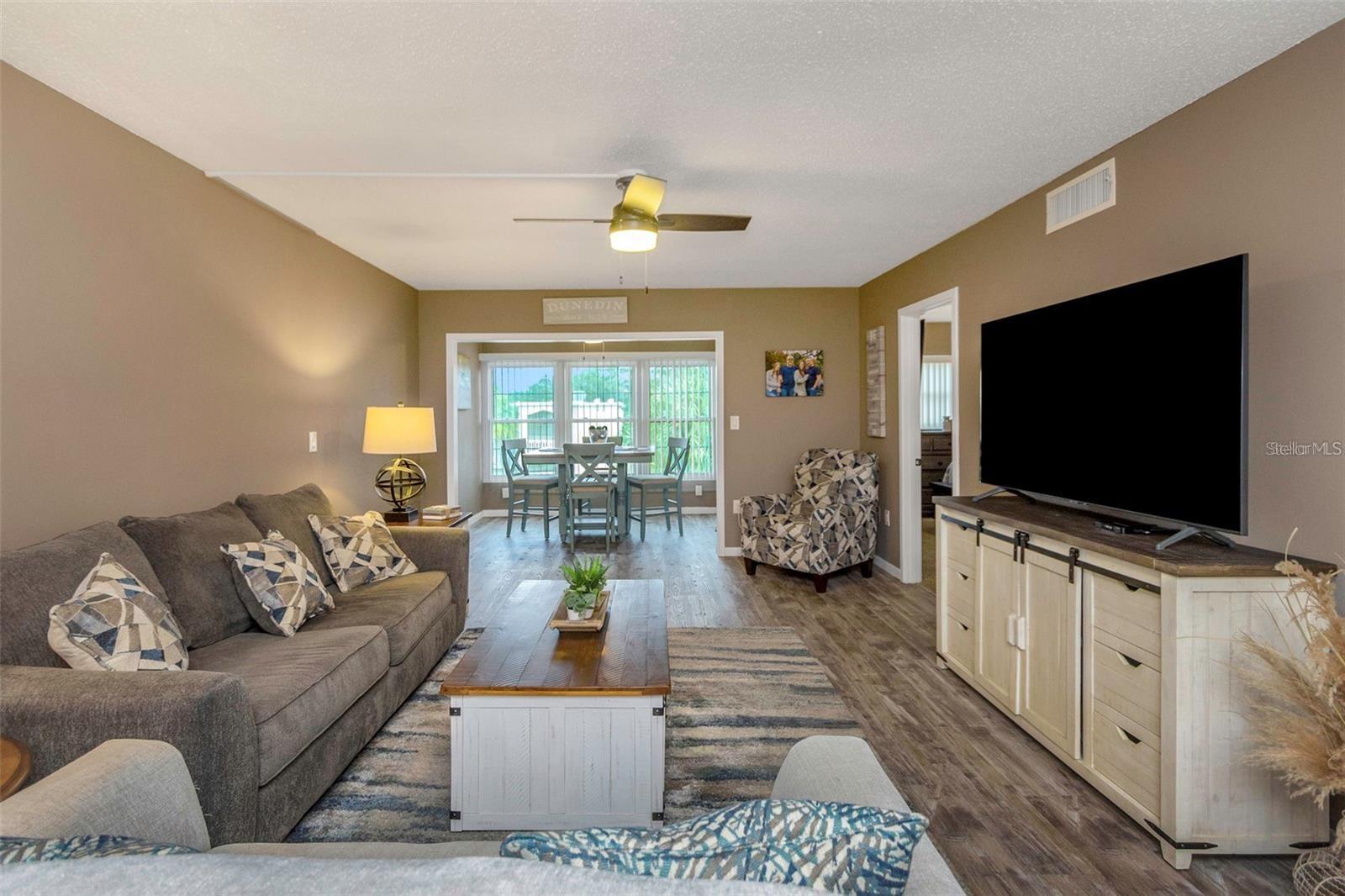 Image 6 of 37 For 940 Virginia Street 303