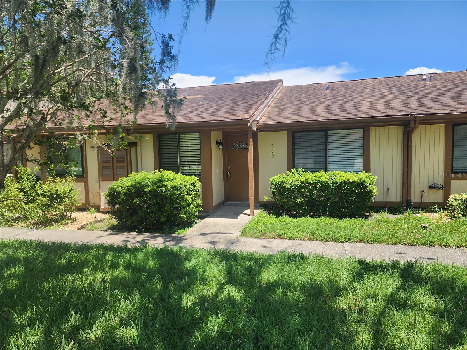 Details for 209 Corkwood Ln, OLDSMAR, FL 34677