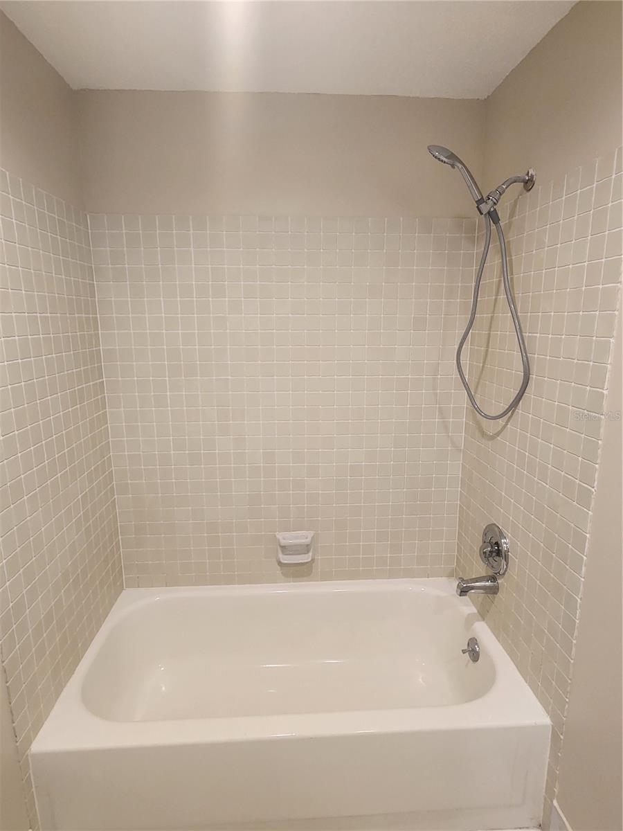 Image 16 of 32 For 209 Corkwood Ln