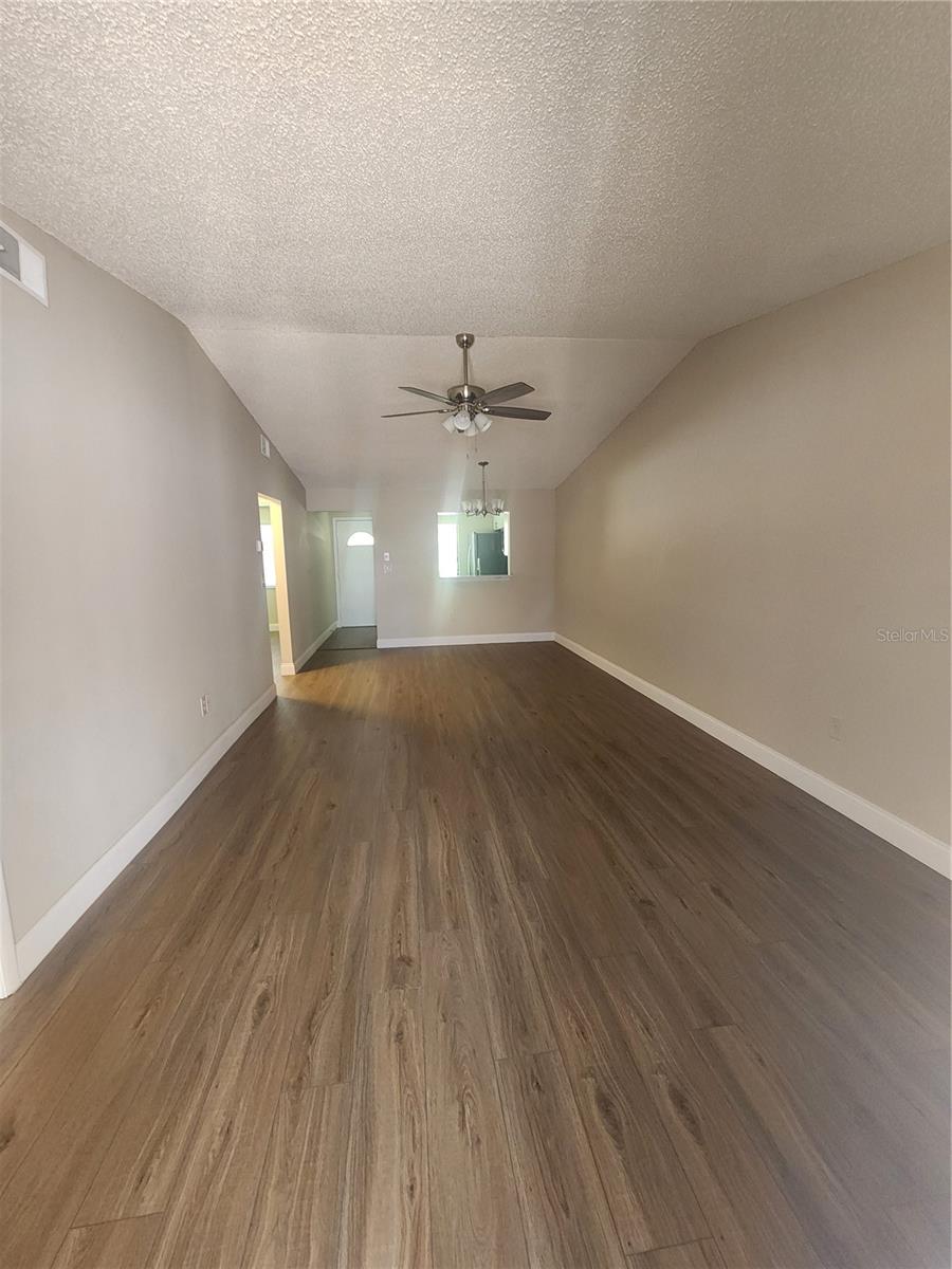 Image 24 of 32 For 209 Corkwood Ln