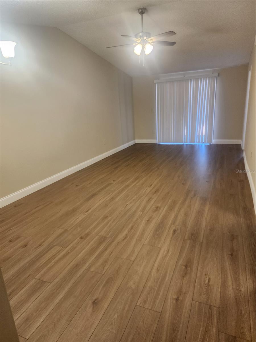Image 26 of 32 For 209 Corkwood Ln