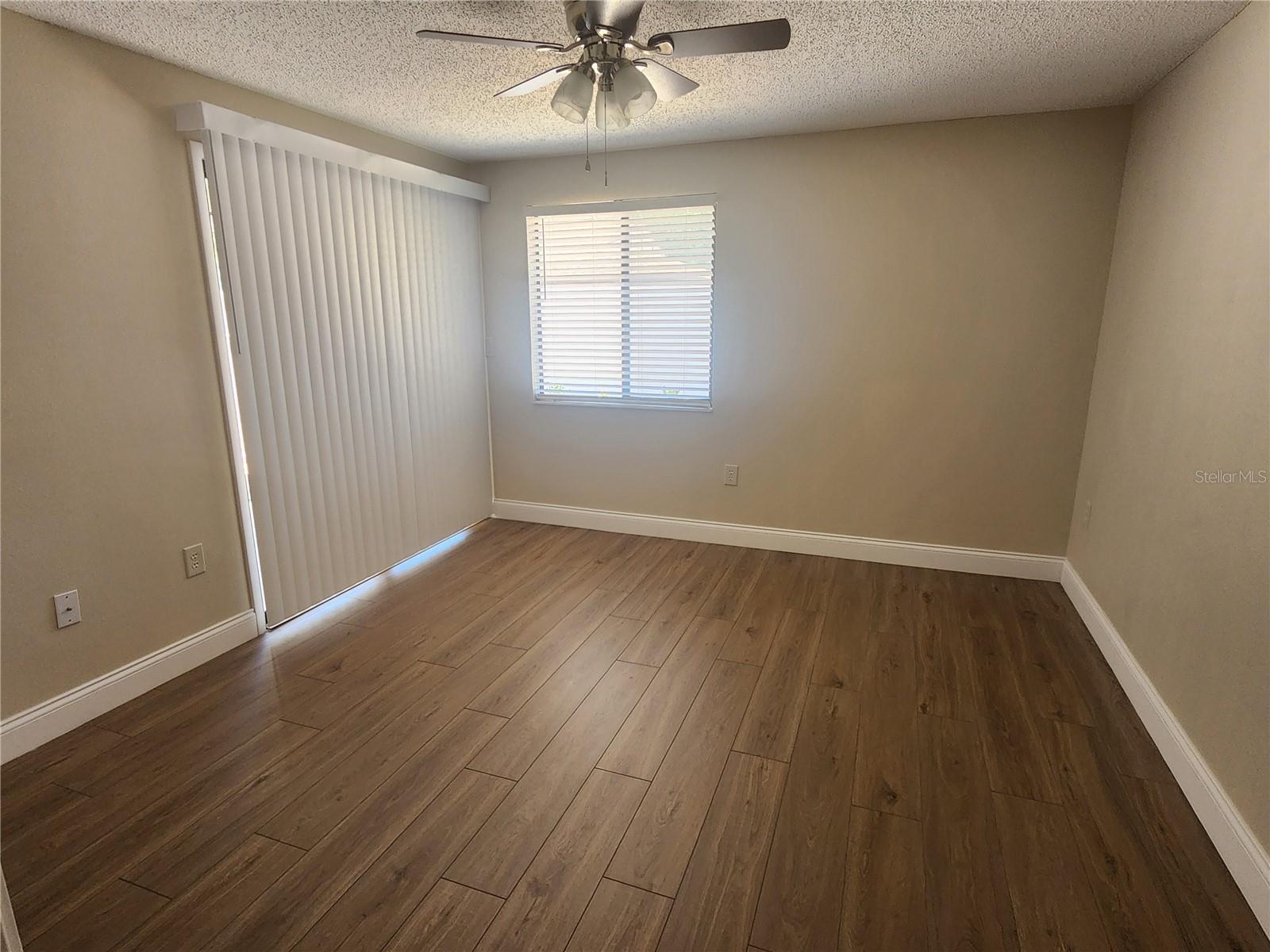 Image 6 of 32 For 209 Corkwood Ln