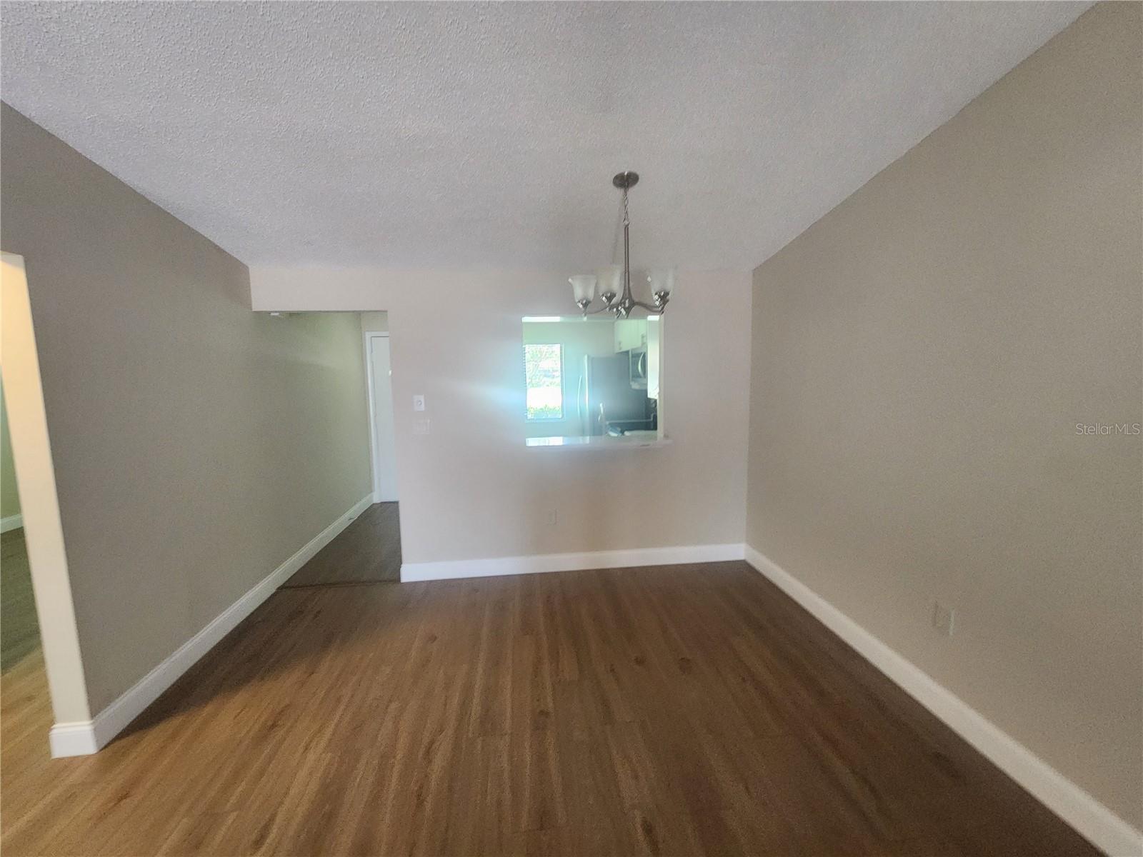 Image 7 of 32 For 209 Corkwood Ln