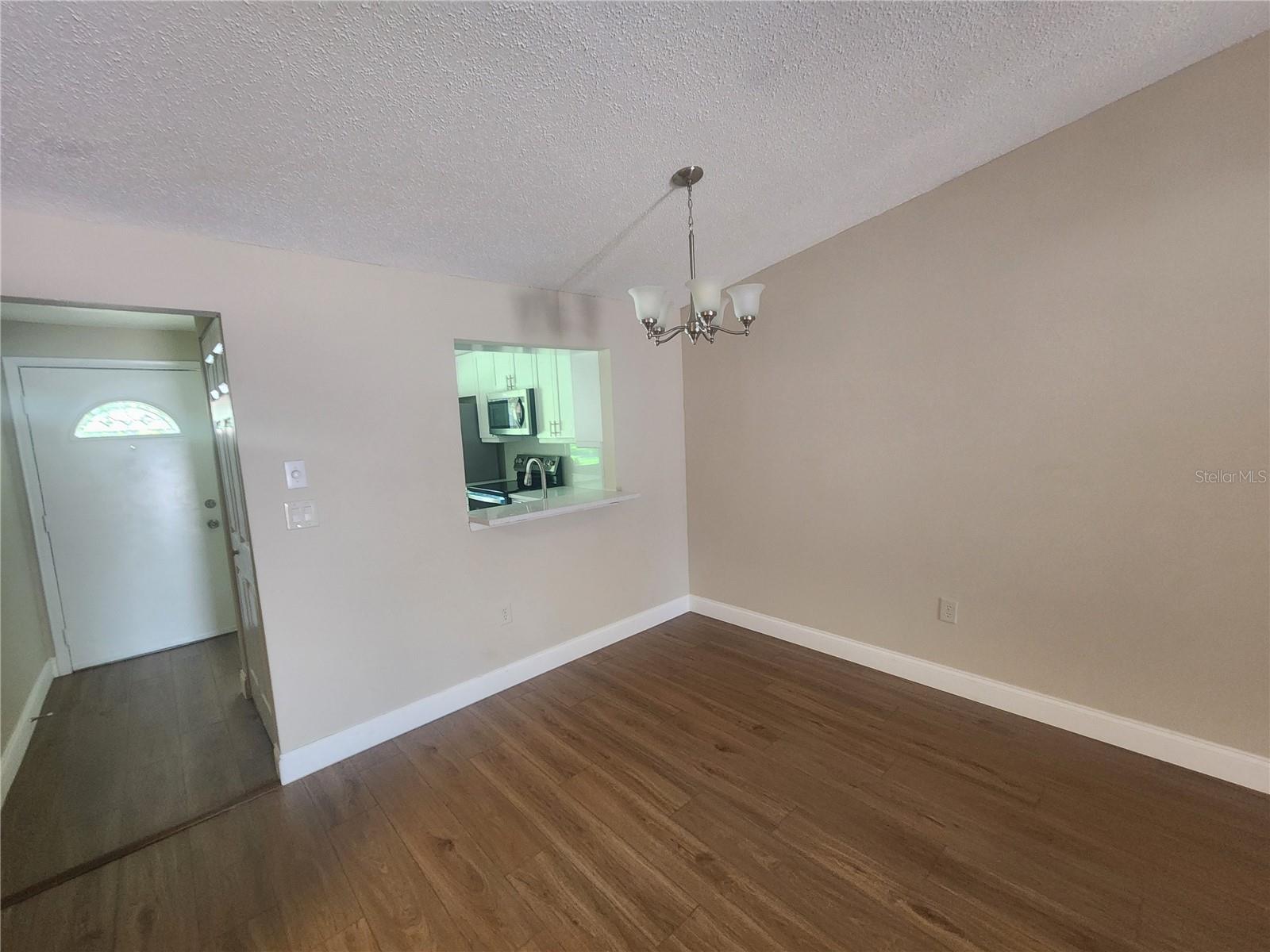 Image 8 of 32 For 209 Corkwood Ln