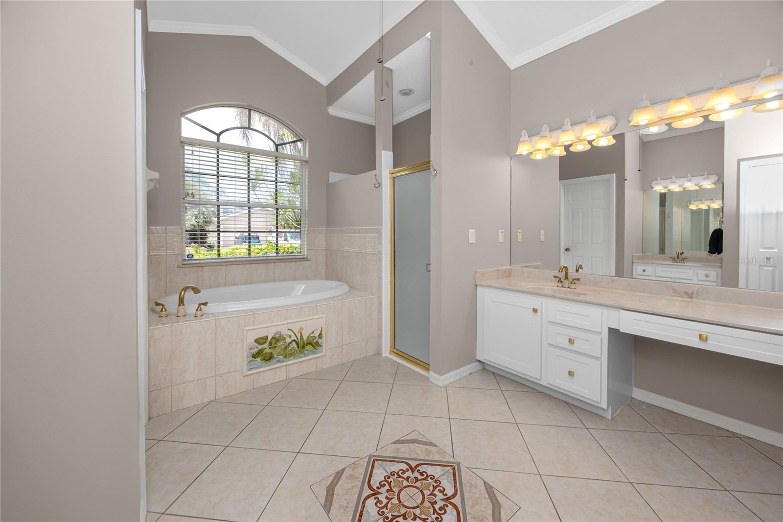 Image 18 of 89 For 335 Palmdale Drive