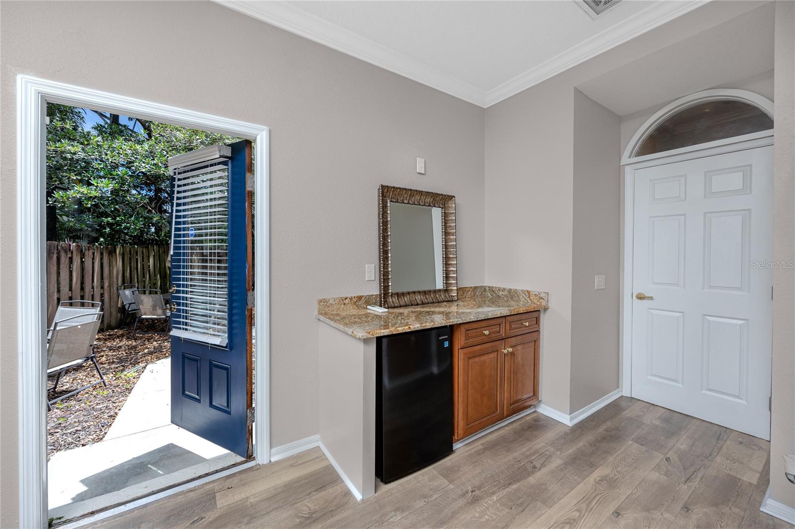 Image 41 of 89 For 335 Palmdale Drive
