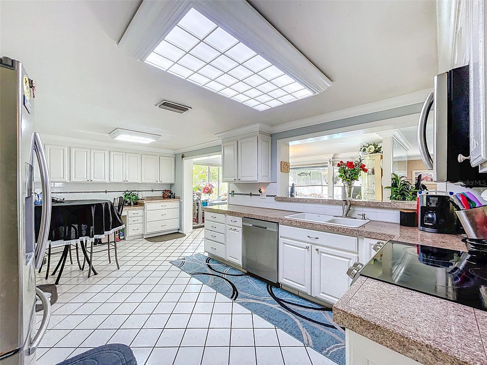 Image 20 of 63 For 7111 Lawnview Ct