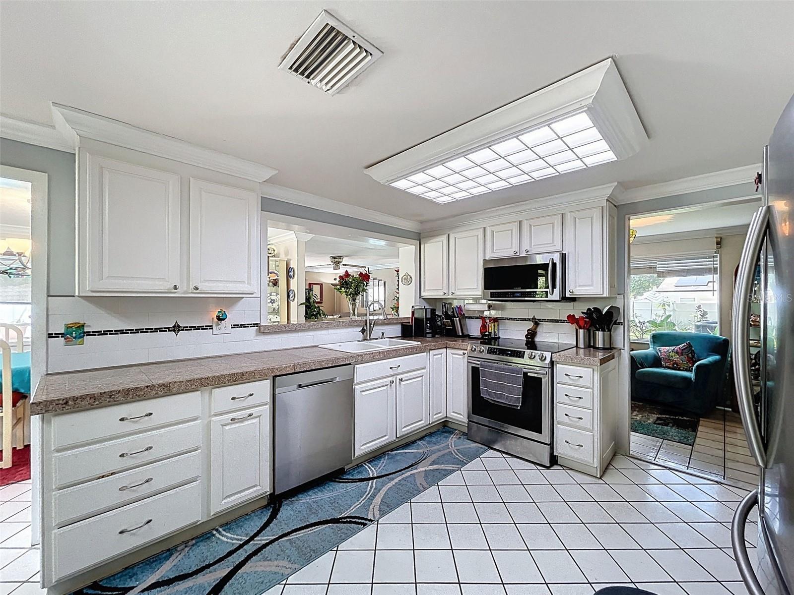 Image 24 of 63 For 7111 Lawnview Ct