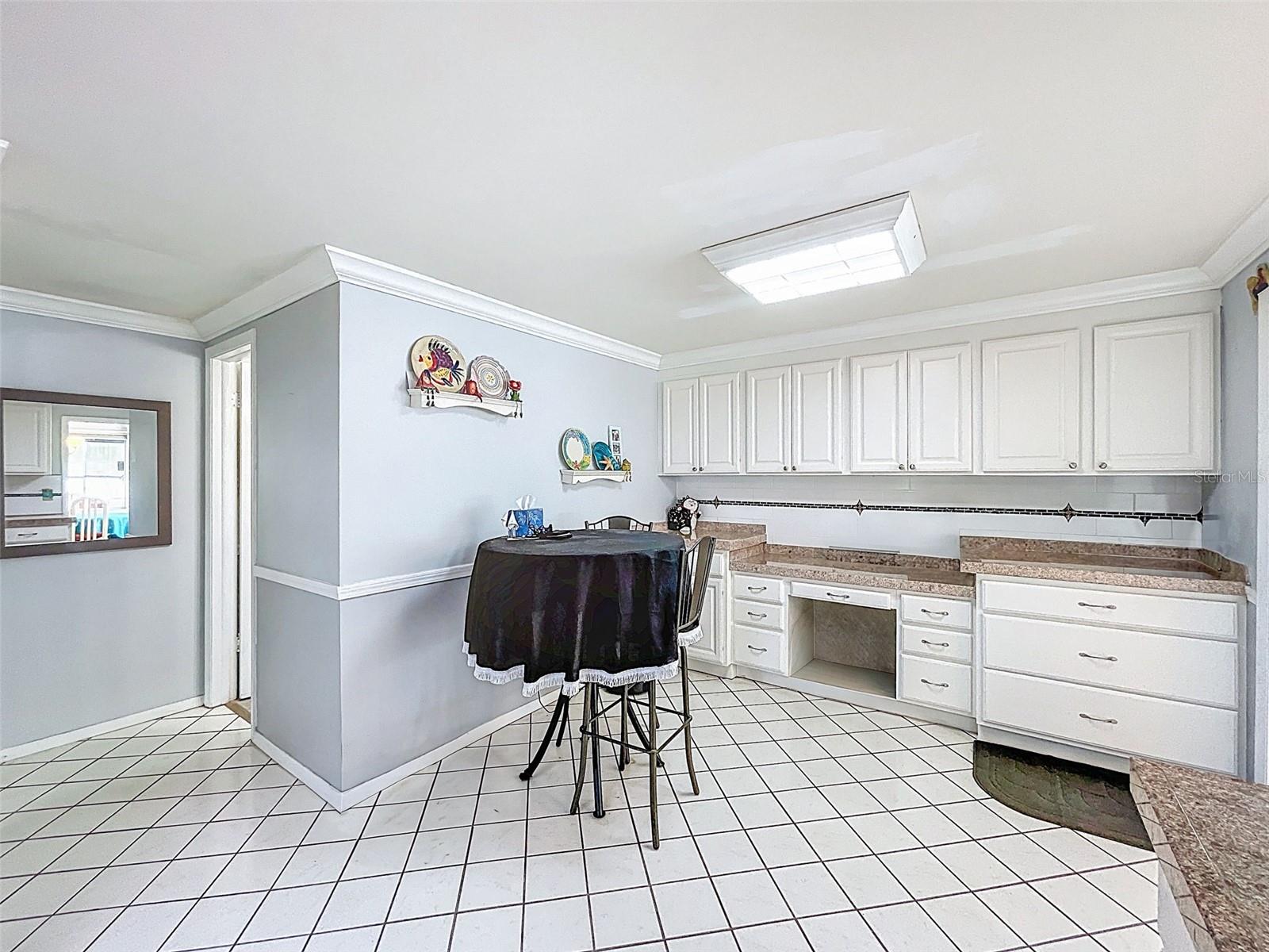 Image 25 of 63 For 7111 Lawnview Ct