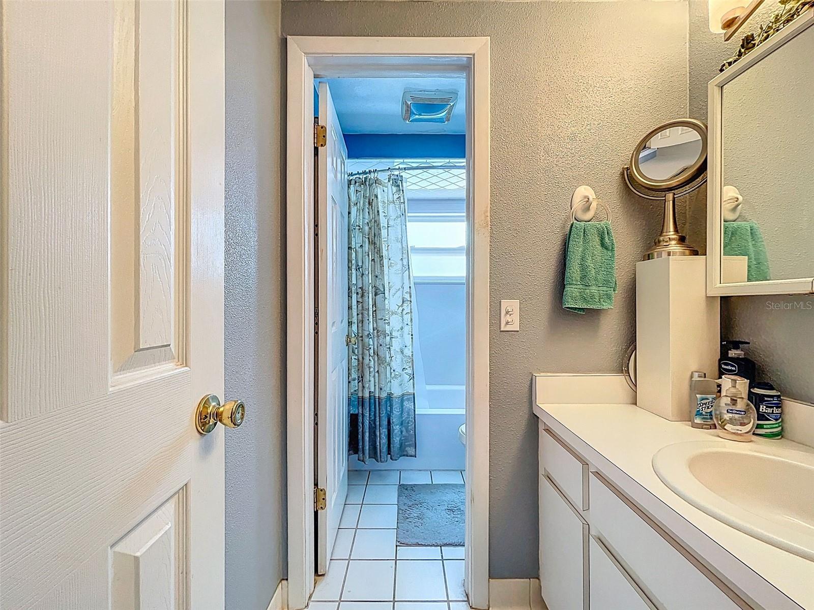 Image 35 of 63 For 7111 Lawnview Ct