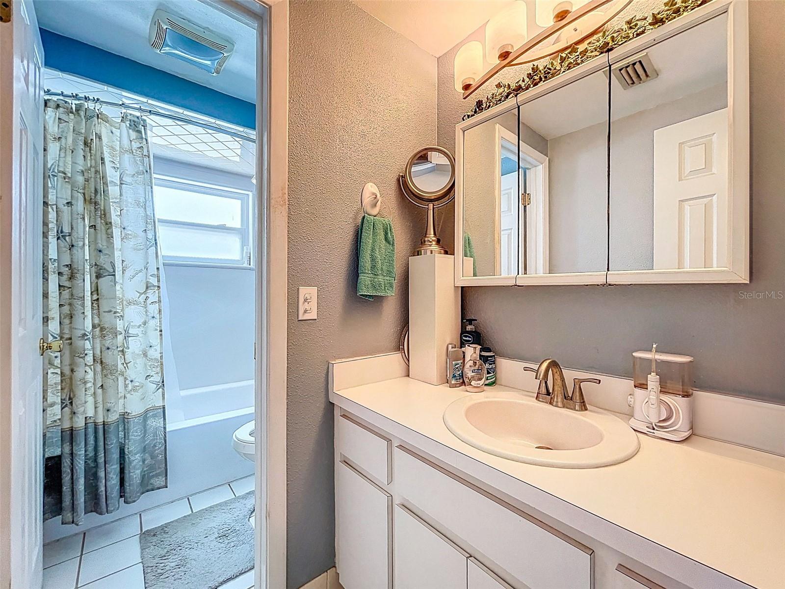 Image 36 of 63 For 7111 Lawnview Ct
