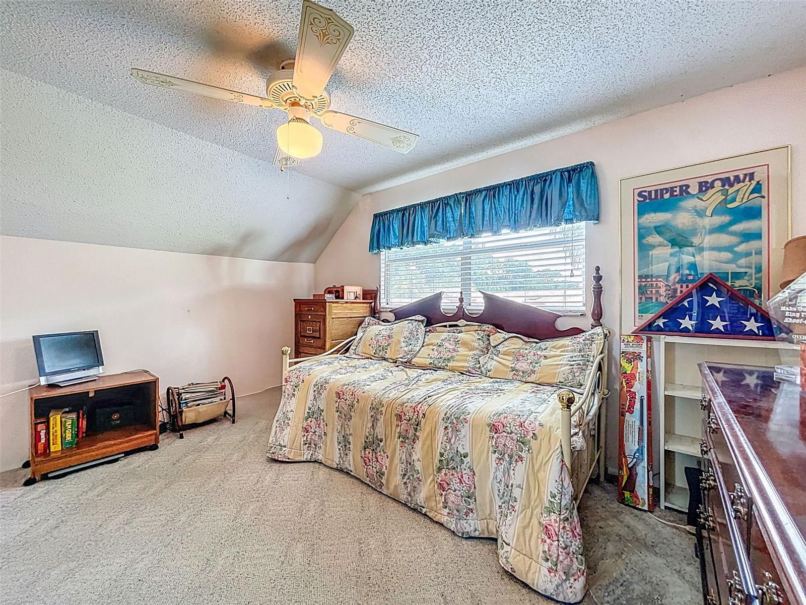 Image 38 of 63 For 7111 Lawnview Ct