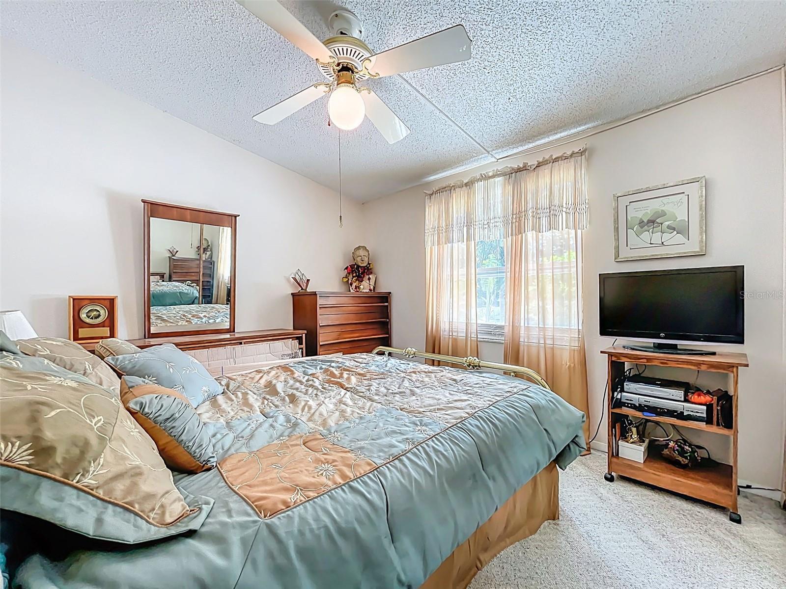 Image 39 of 63 For 7111 Lawnview Ct