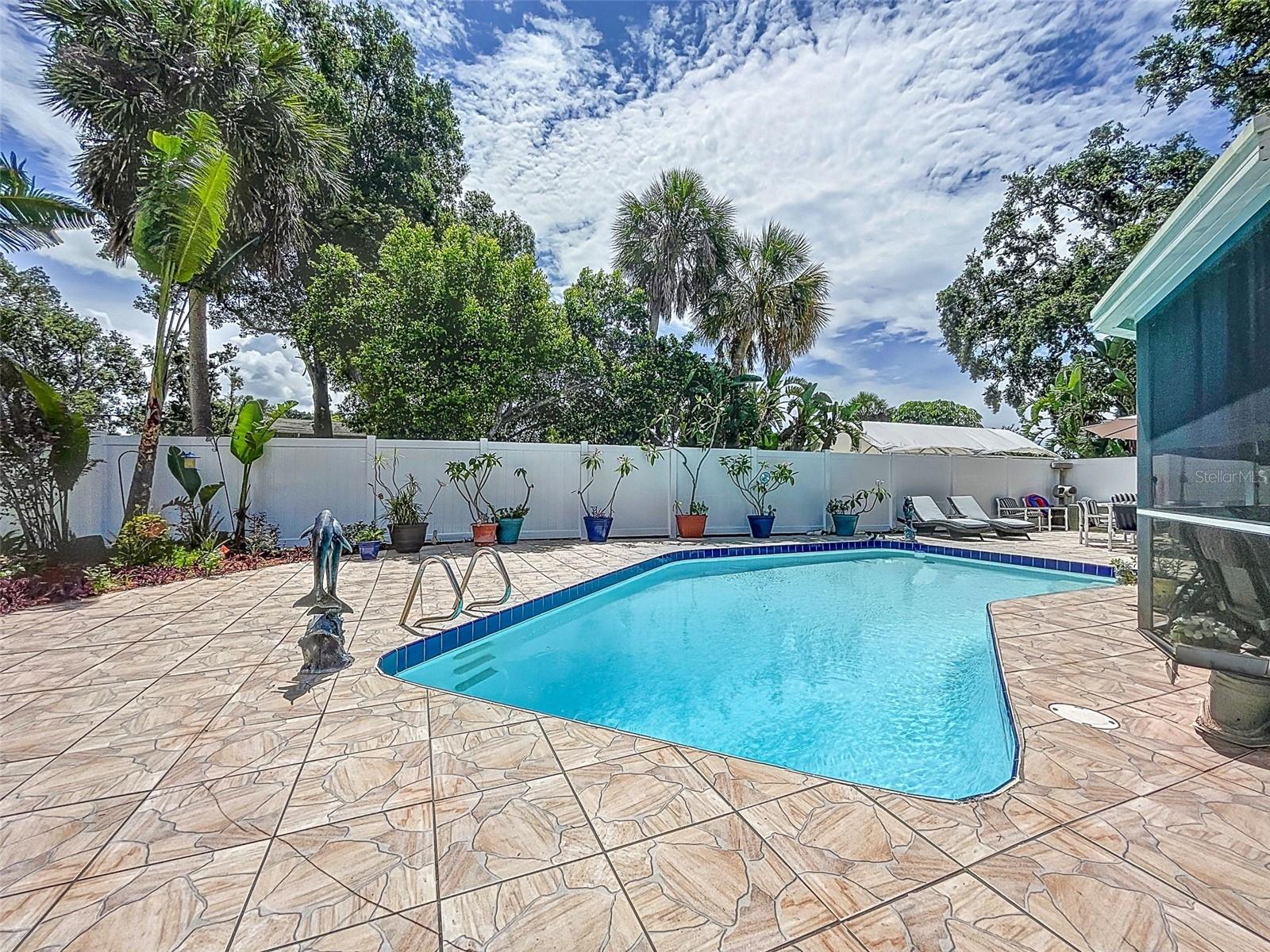 Image 44 of 63 For 7111 Lawnview Ct