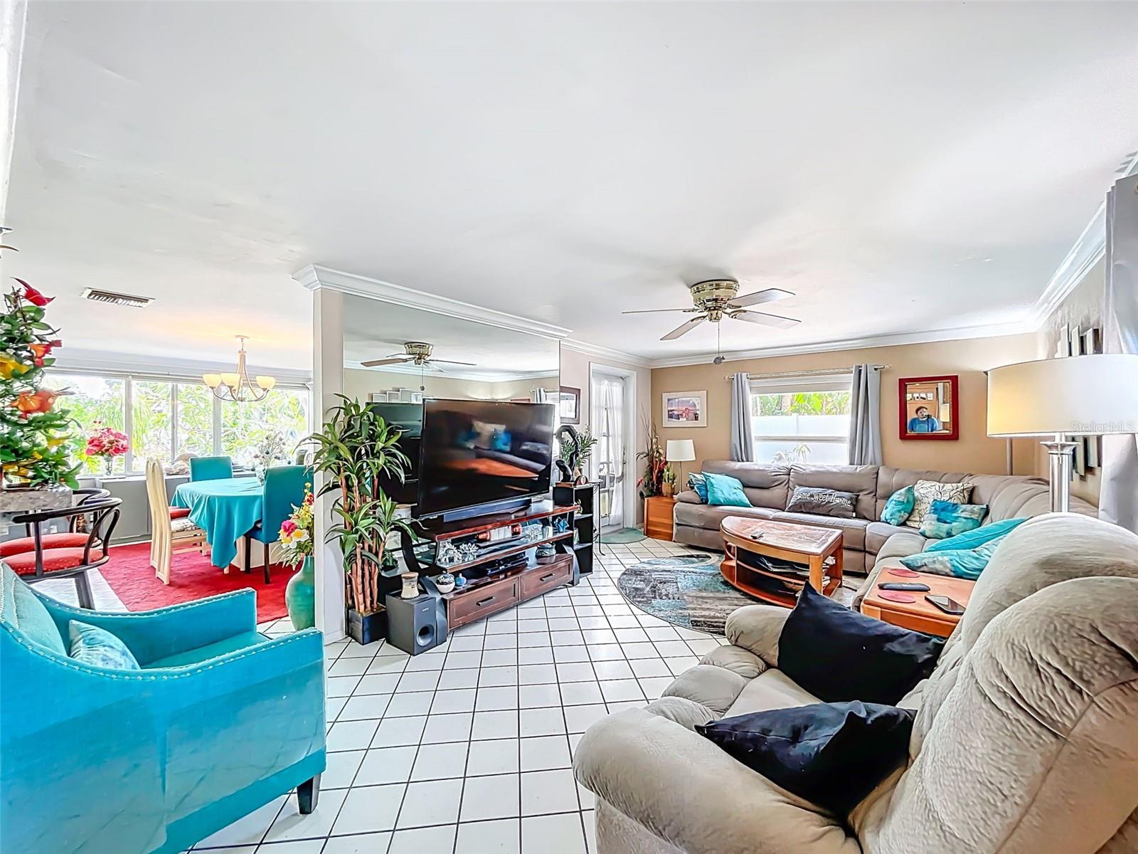 Image 9 of 63 For 7111 Lawnview Ct