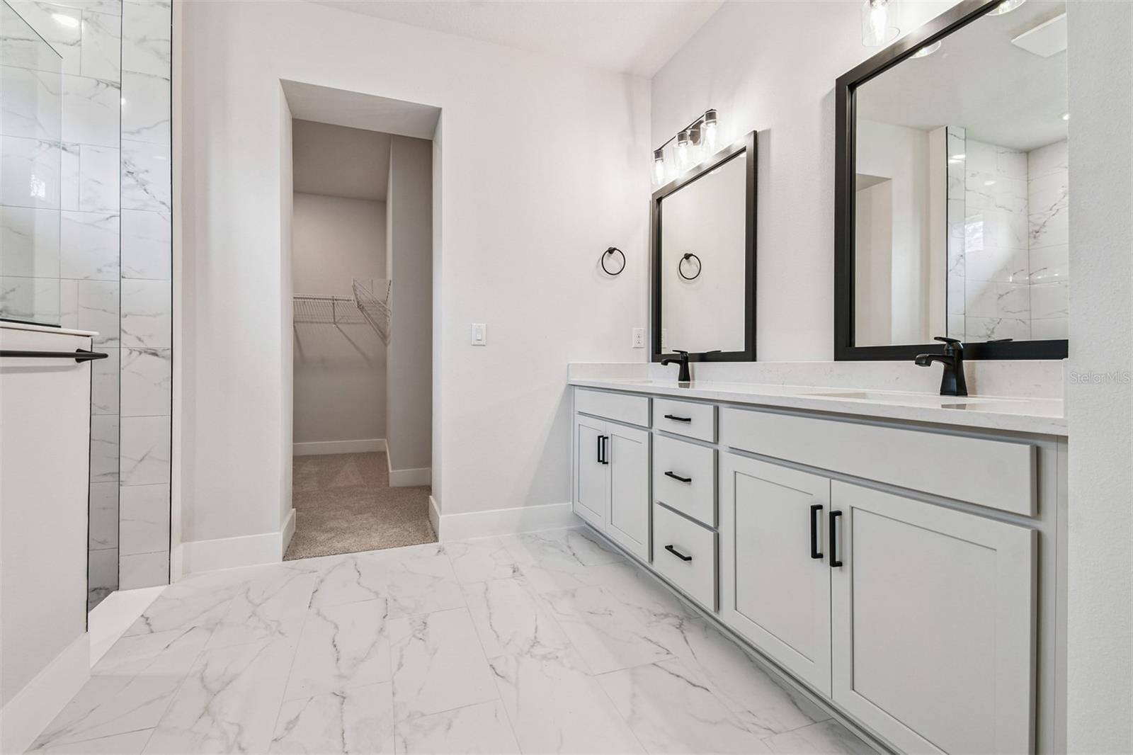 Image 21 of 42 For 10648 Crescent Creek Crossing