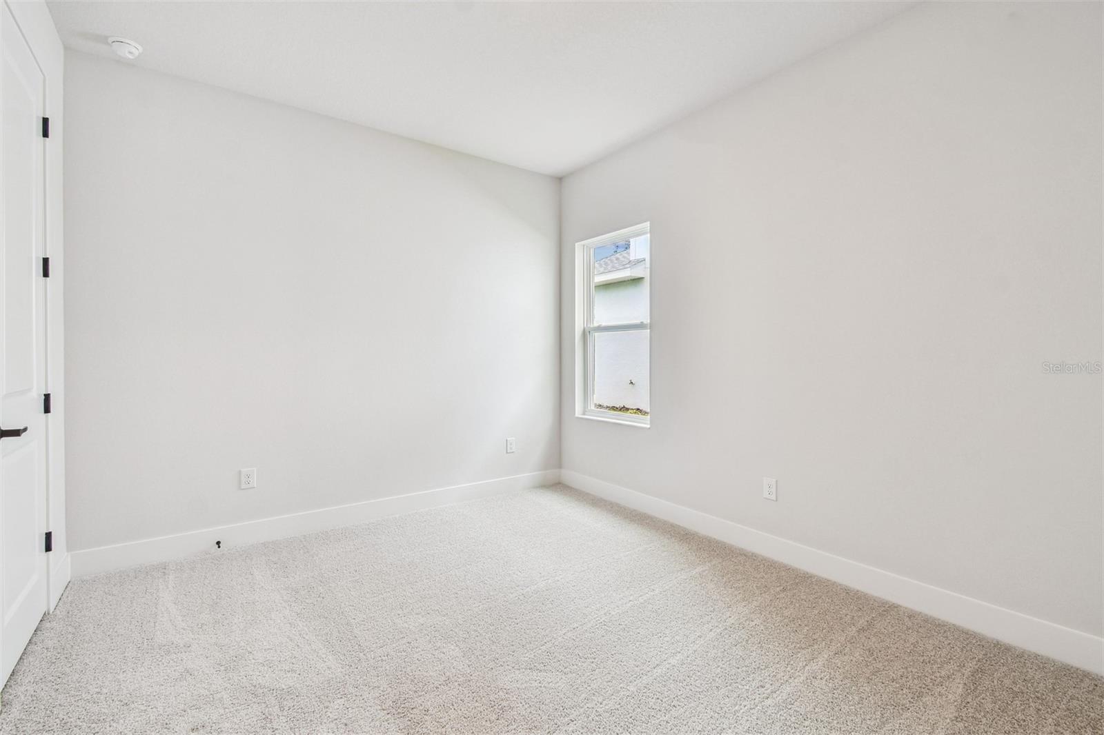 Image 29 of 42 For 10648 Crescent Creek Crossing