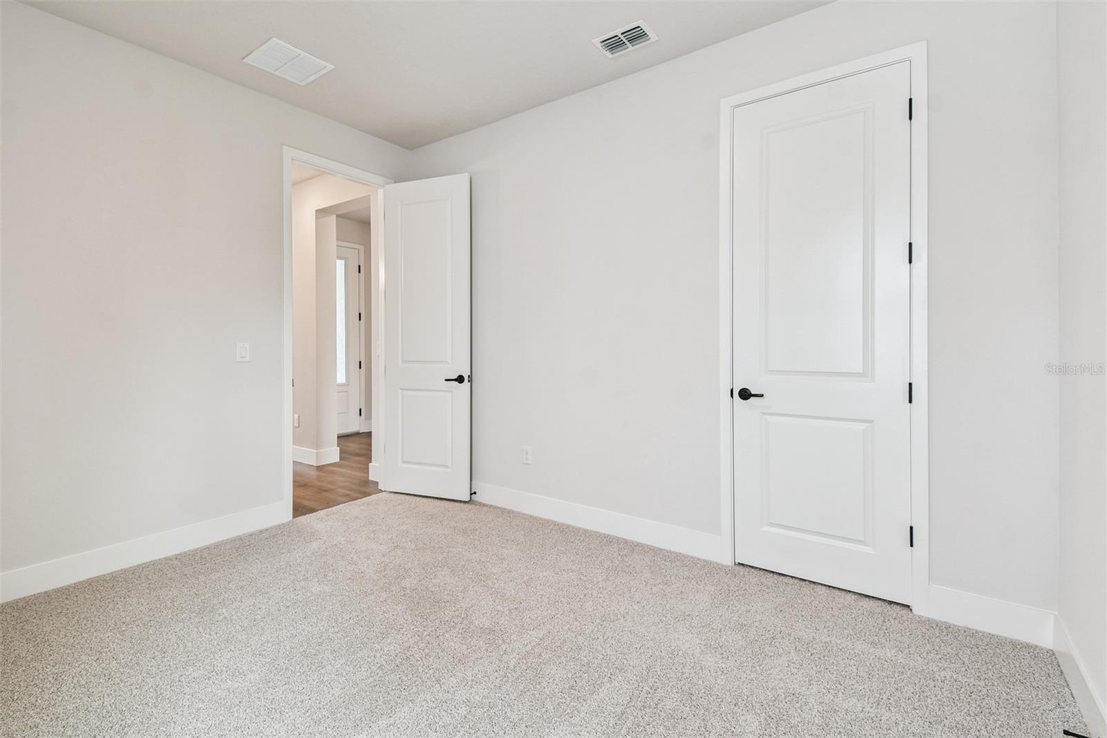 Image 30 of 42 For 10648 Crescent Creek Crossing