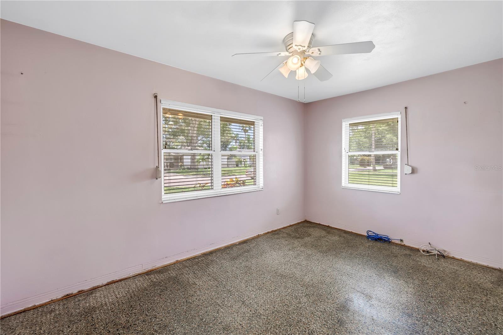 Image 19 of 37 For 2415 York Street N
