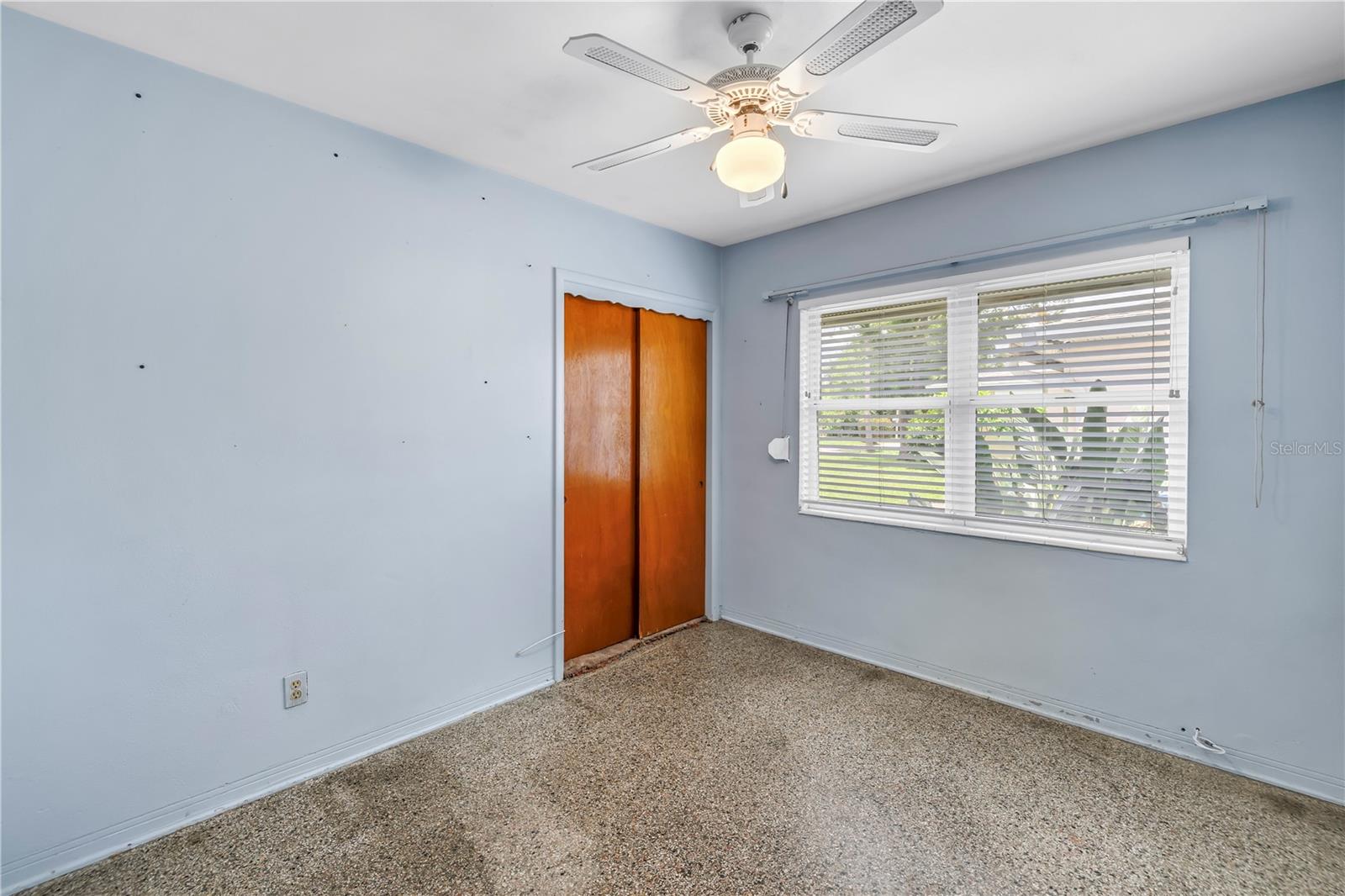 Image 21 of 37 For 2415 York Street N