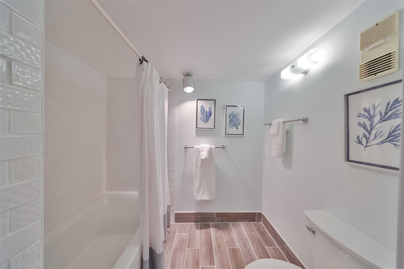 Image 18 of 44 For 1591 Gulf Boulevard 304s