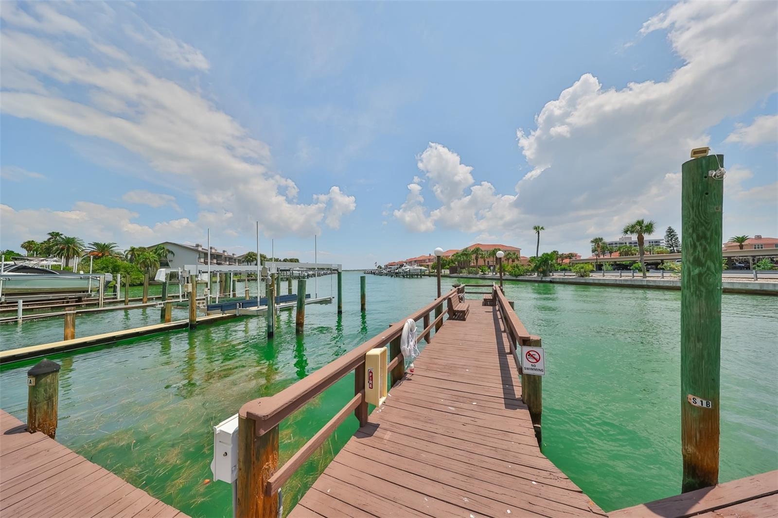 Image 28 of 44 For 1591 Gulf Boulevard 304s