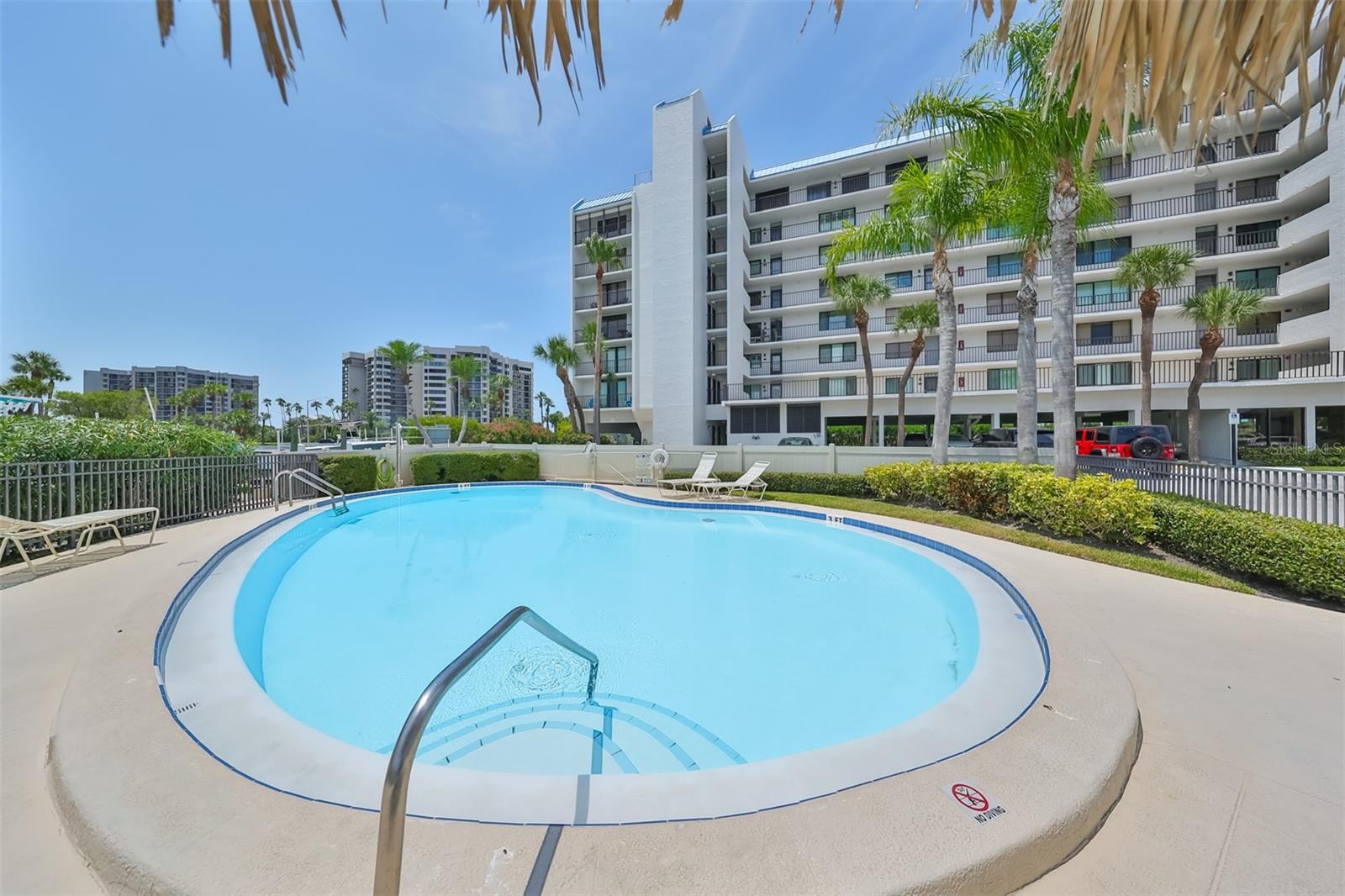 Image 5 of 44 For 1591 Gulf Boulevard 304s
