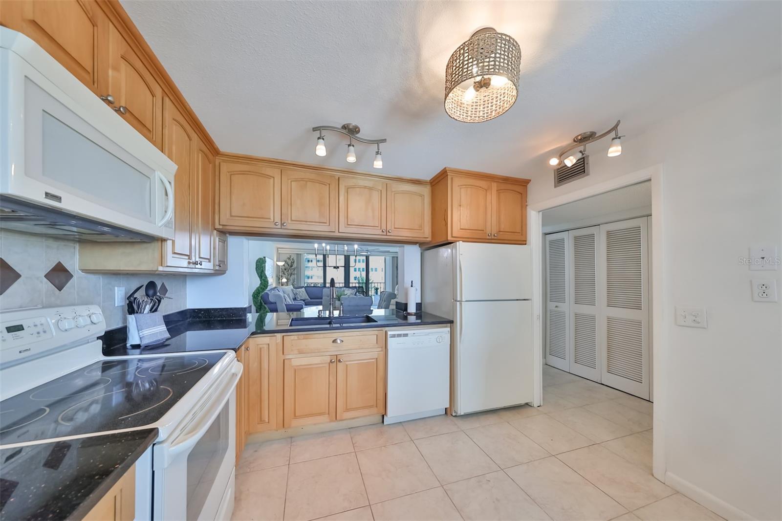 Image 8 of 44 For 1591 Gulf Boulevard 304s