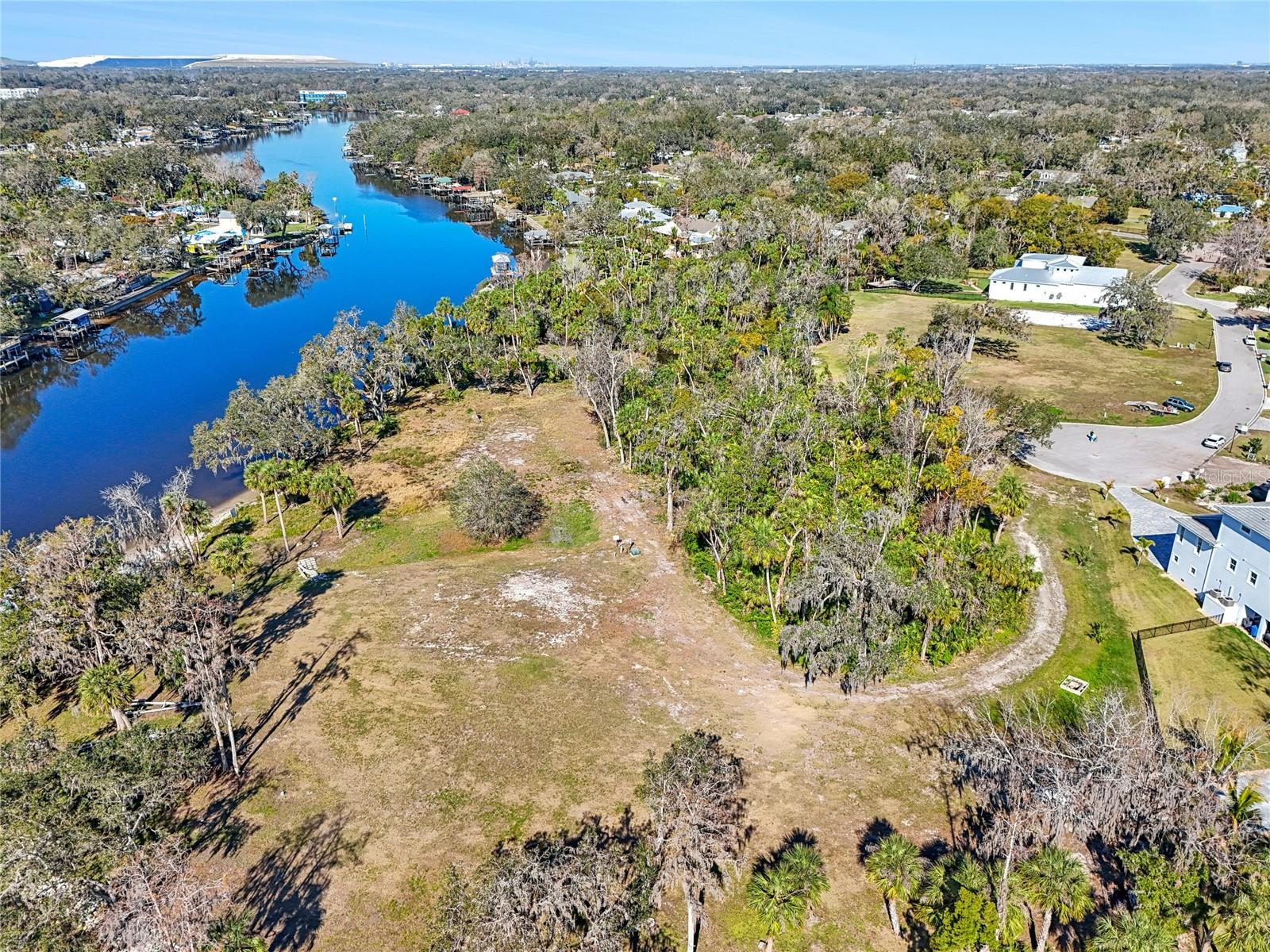 Image 6 of 19 For 8331 Alafia Pointe Drive
