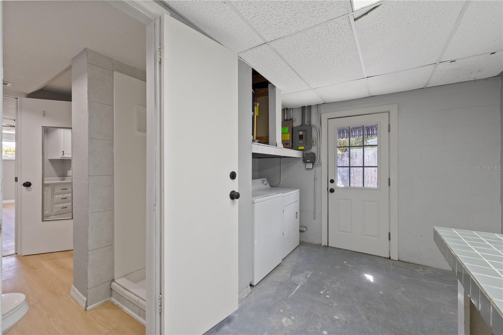 Image 11 of 30 For 4430 Shoreline Drive