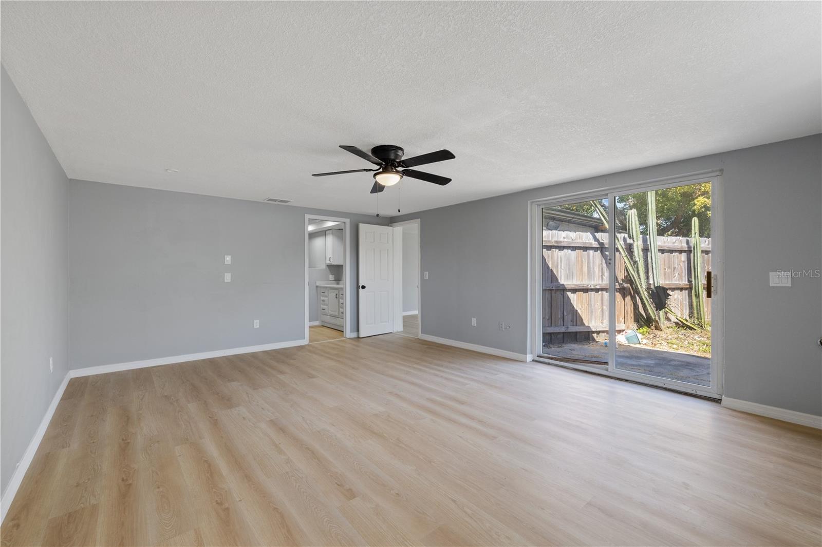 Image 16 of 30 For 4430 Shoreline Drive