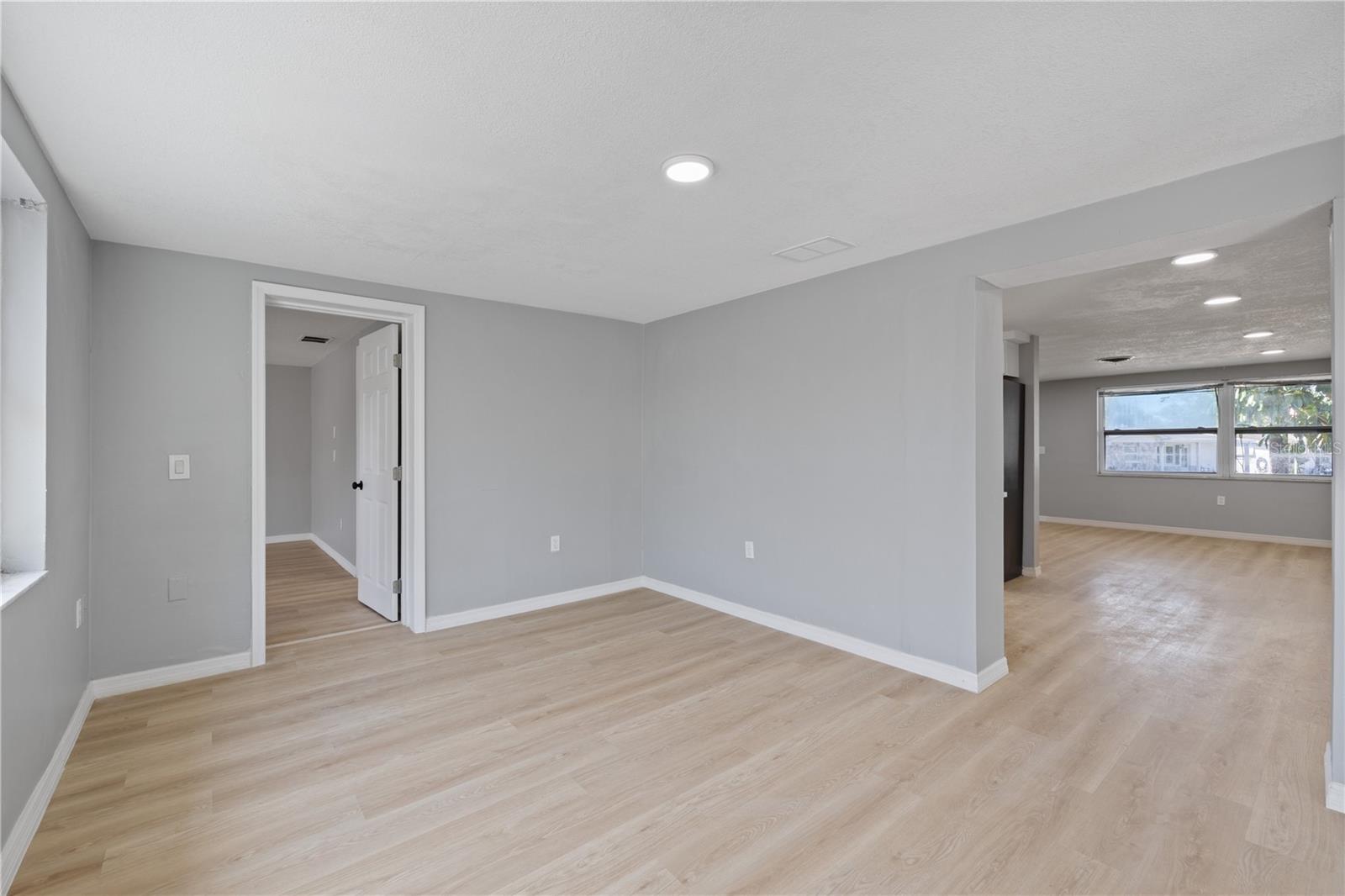 Image 3 of 30 For 4430 Shoreline Drive