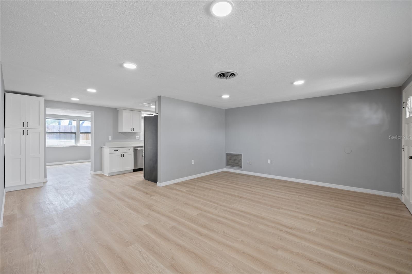 Image 7 of 30 For 4430 Shoreline Drive