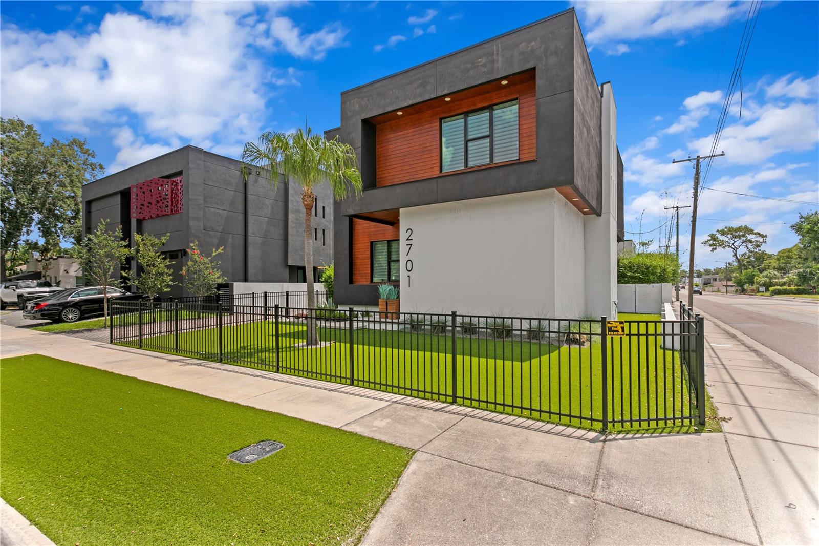 Image 2 of 58 For 2701 Poplar Avenue