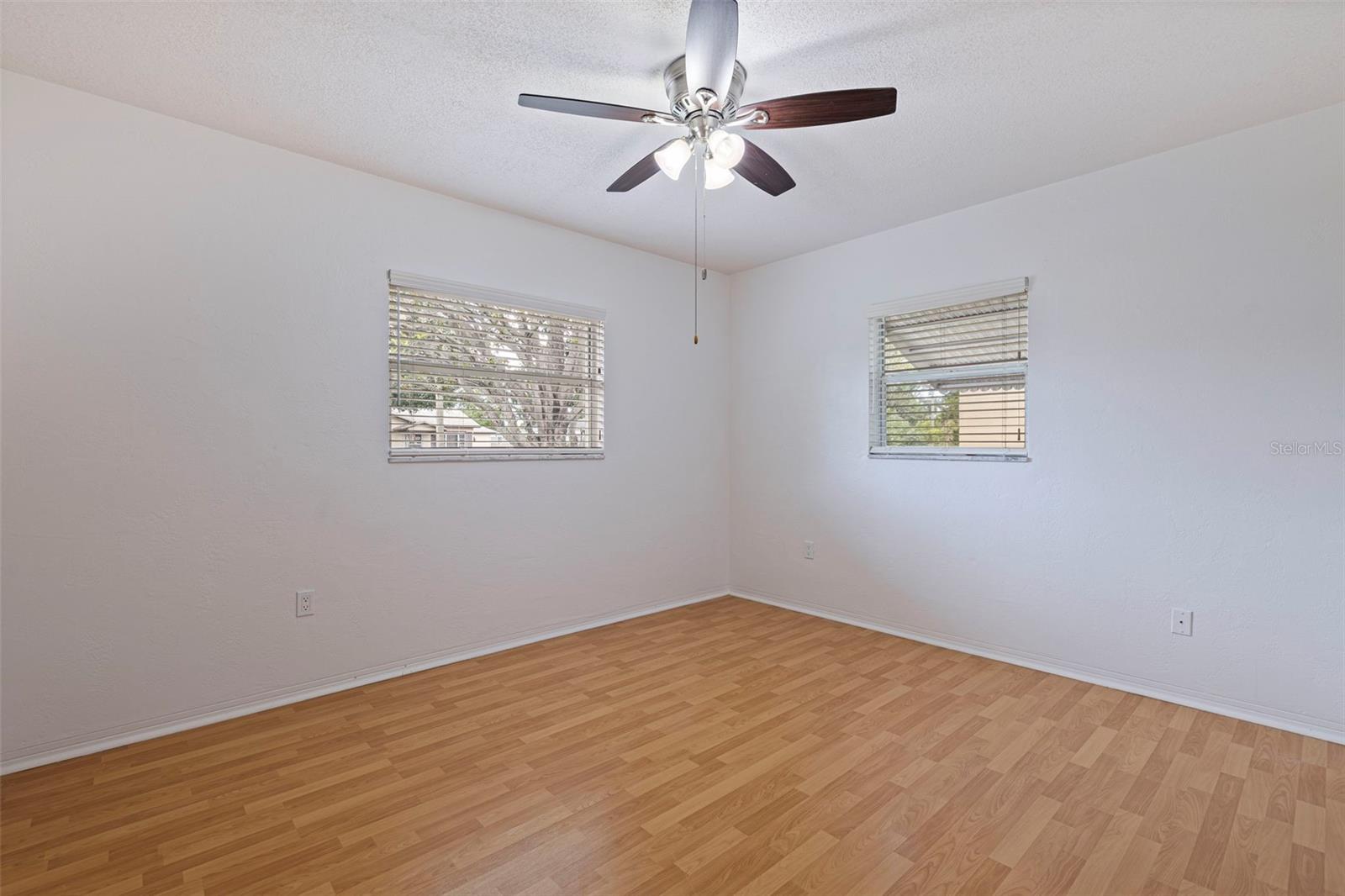 Image 12 of 22 For 5221 4th Avenue N