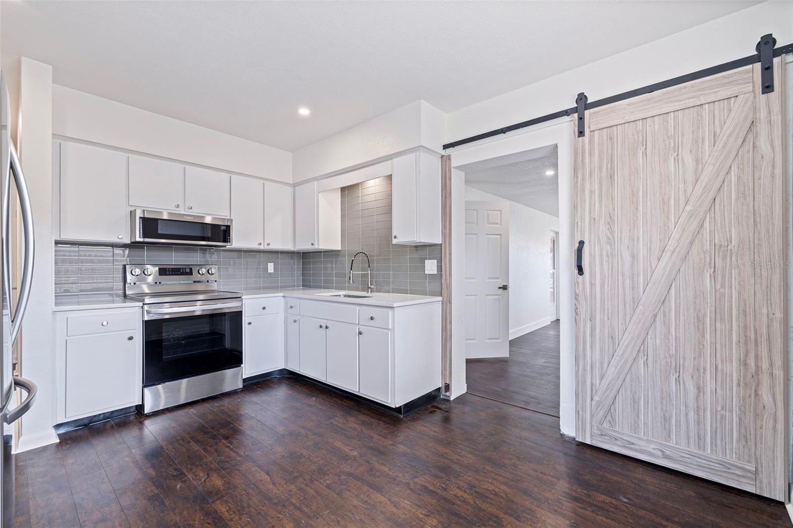 Image 6 of 22 For 5221 4th Avenue N
