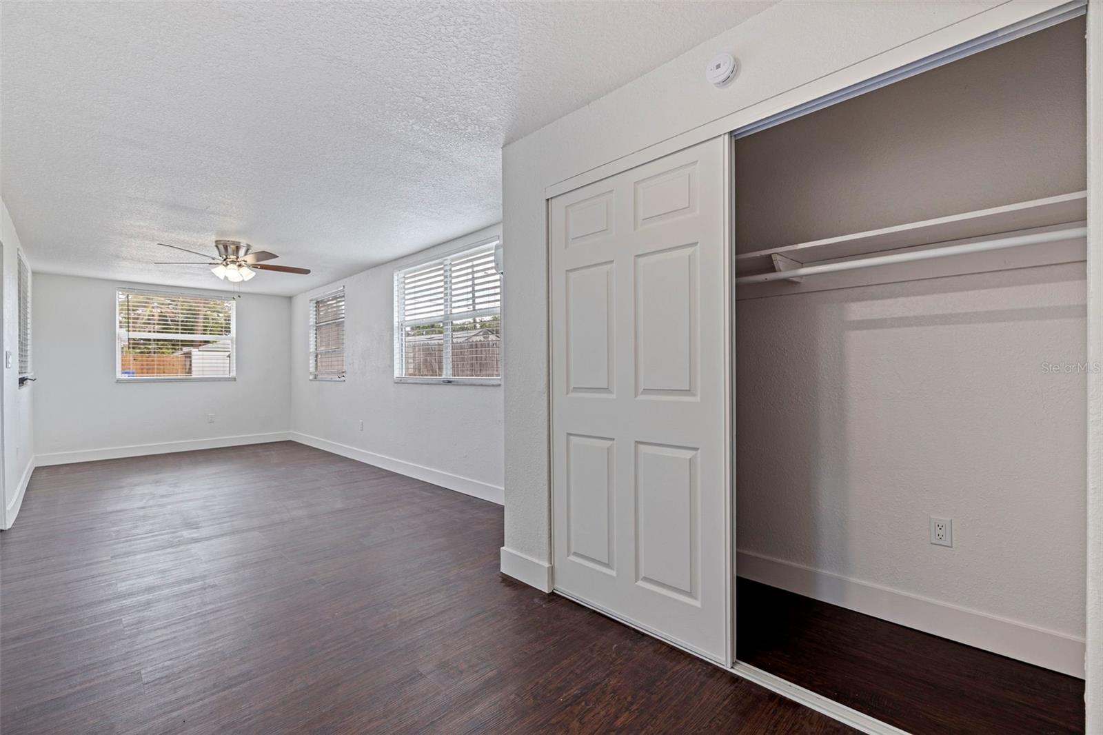 Image 9 of 22 For 5221 4th Avenue N