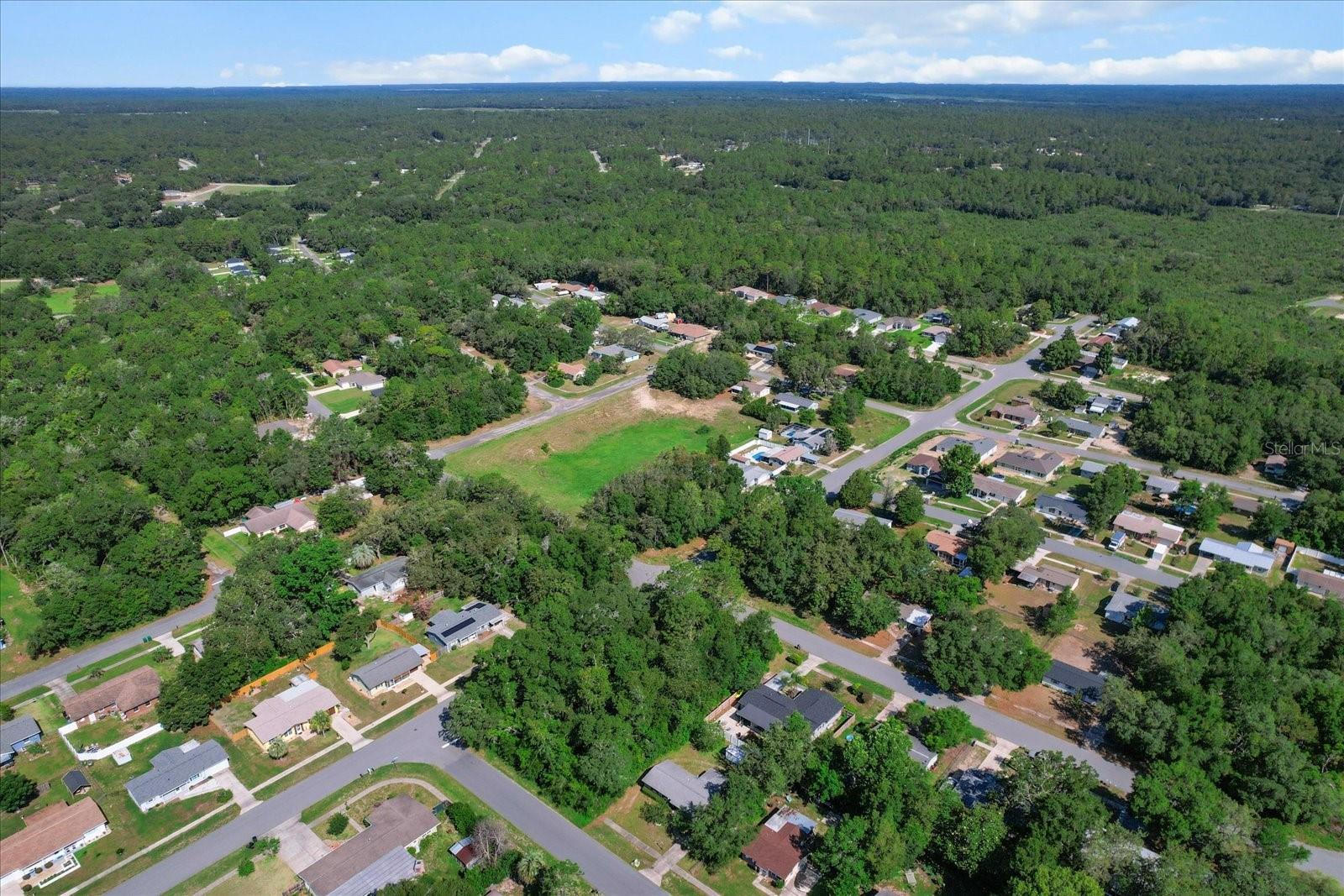 Listing photo id 5 for 9440 Caressa Way