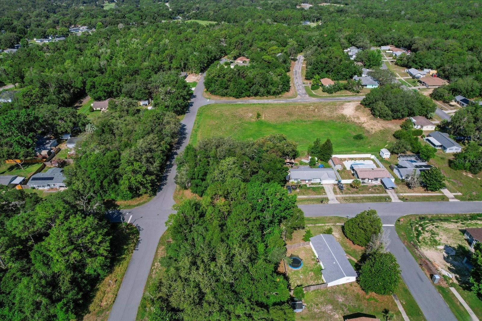 Listing photo id 7 for 9440 Caressa Way