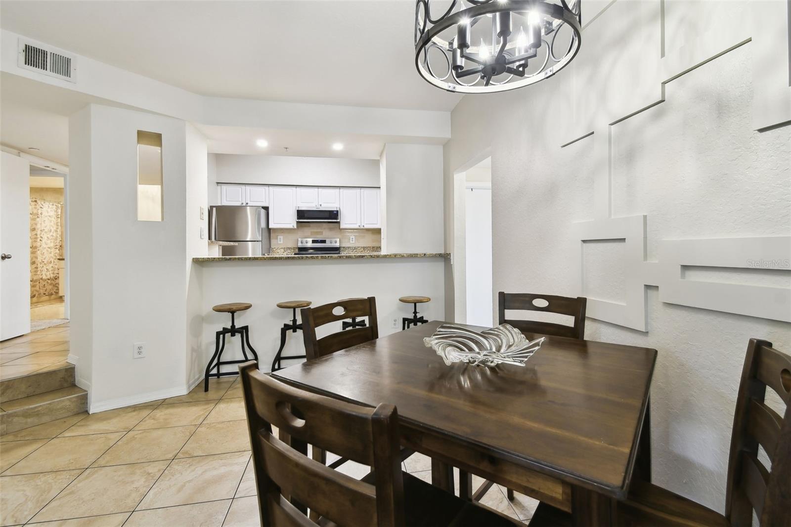 Image 11 of 35 For 504 Armenia Avenue 1329b