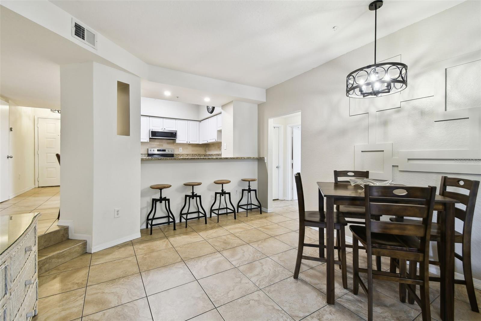 Image 12 of 35 For 504 Armenia Avenue 1329b